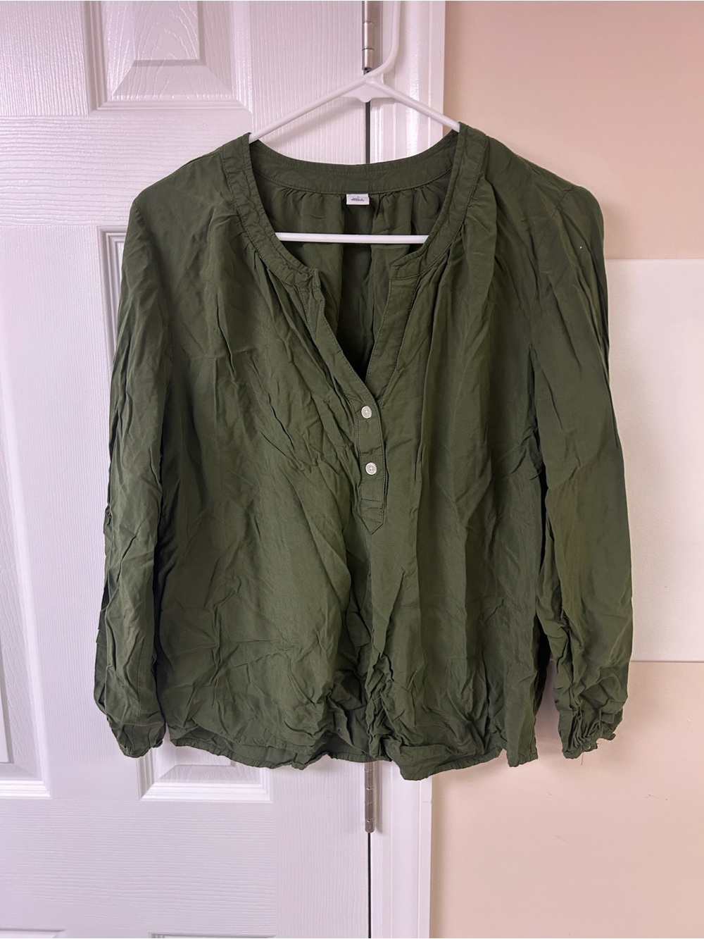 Old Navy olive green long-sleeve popover blouse